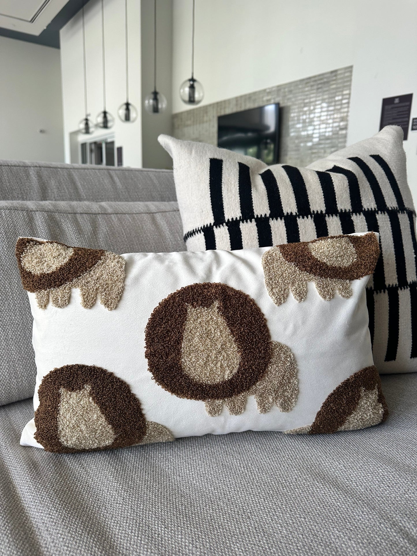 Aslan Lumbar Pillow Cover